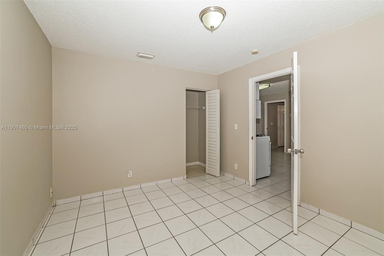 LANTANA HOMES 5 - Residential Lease