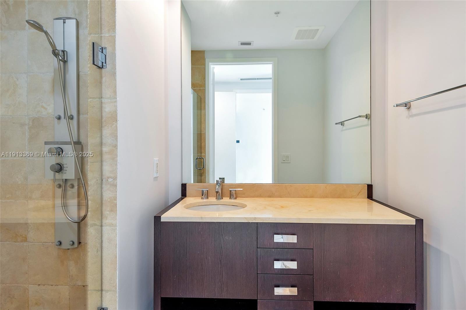 TRUMP ROYALE CONDO - Residential Lease