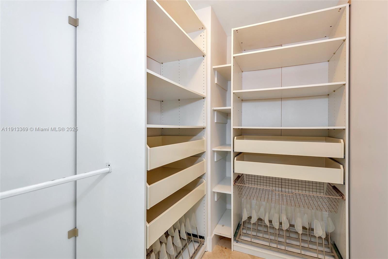 TRUMP ROYALE CONDO - Residential Lease