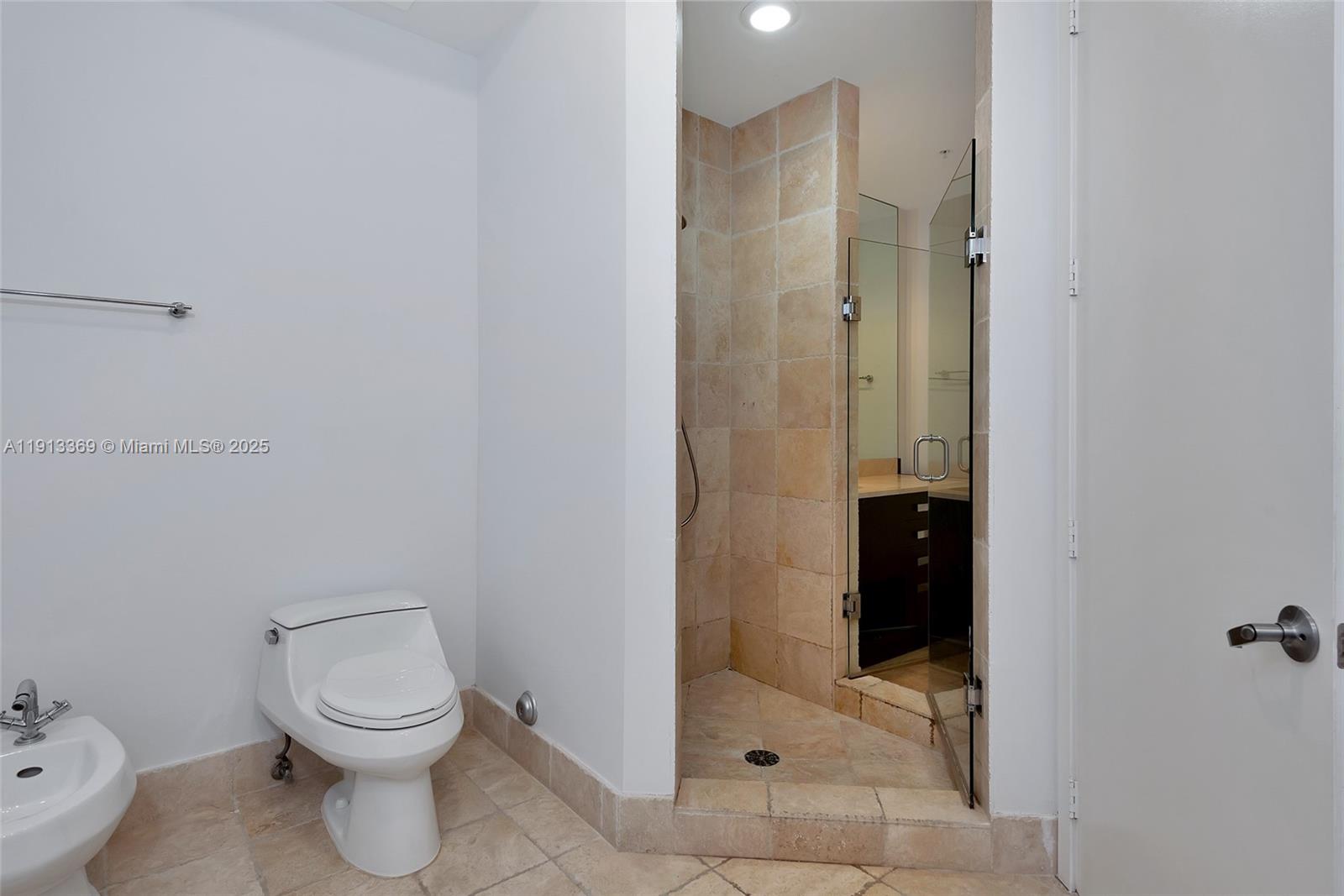 TRUMP ROYALE CONDO - Residential Lease