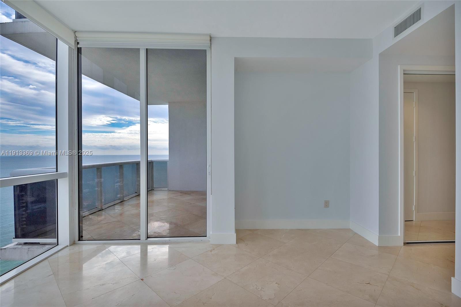 TRUMP ROYALE CONDO - Residential Lease