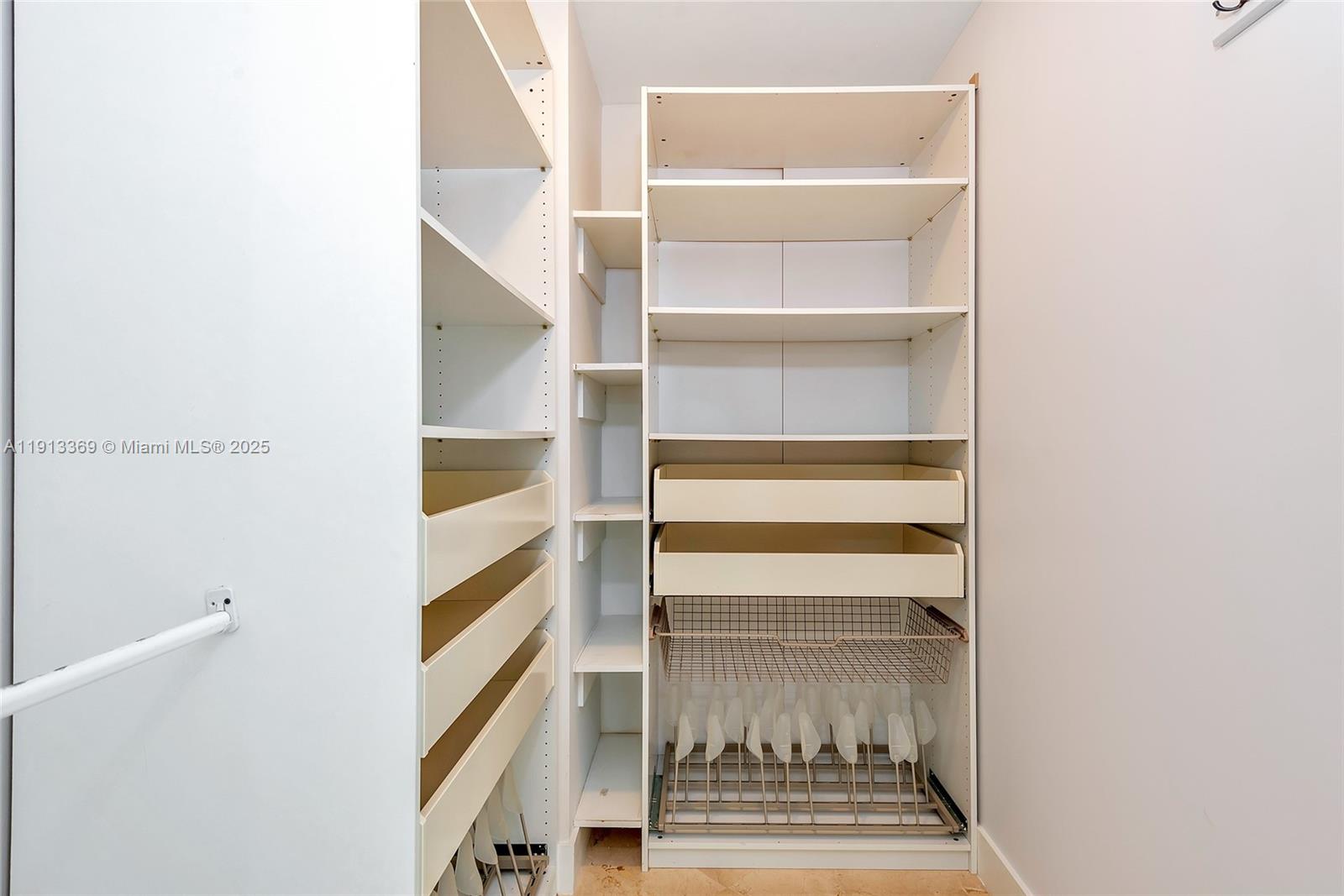 TRUMP ROYALE CONDO - Residential Lease