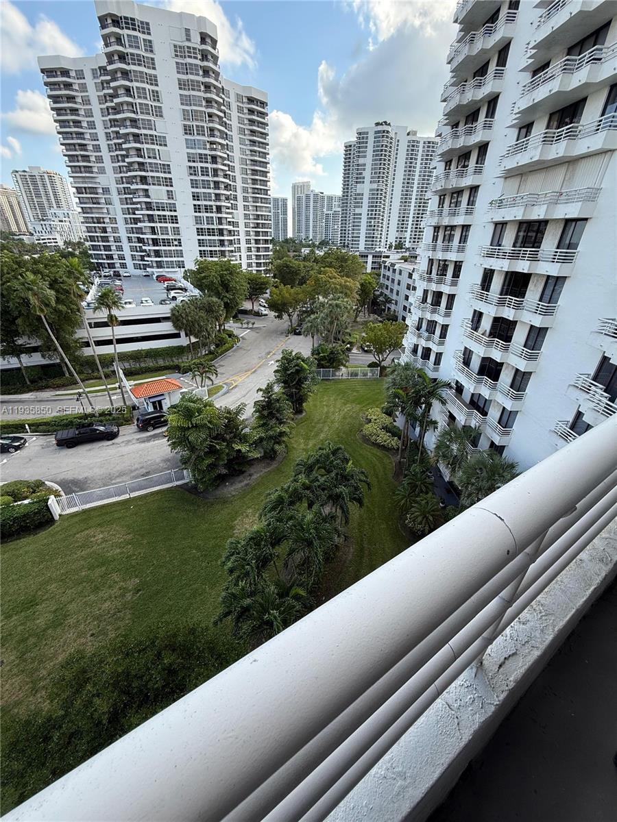 PARC CENTRAL AVENTURA EAST - Residential