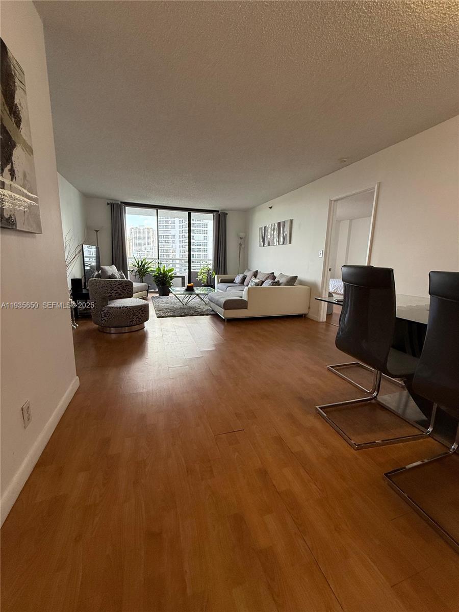 3300 NE 192nd St 808