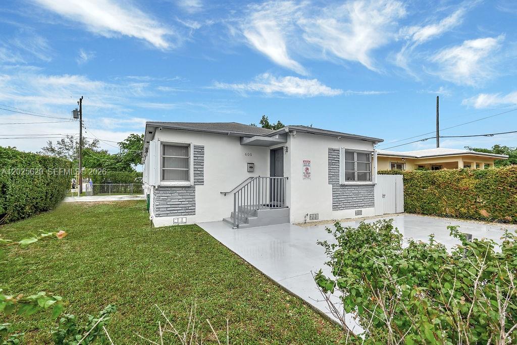 TWELFTH ST MANORS - Residential