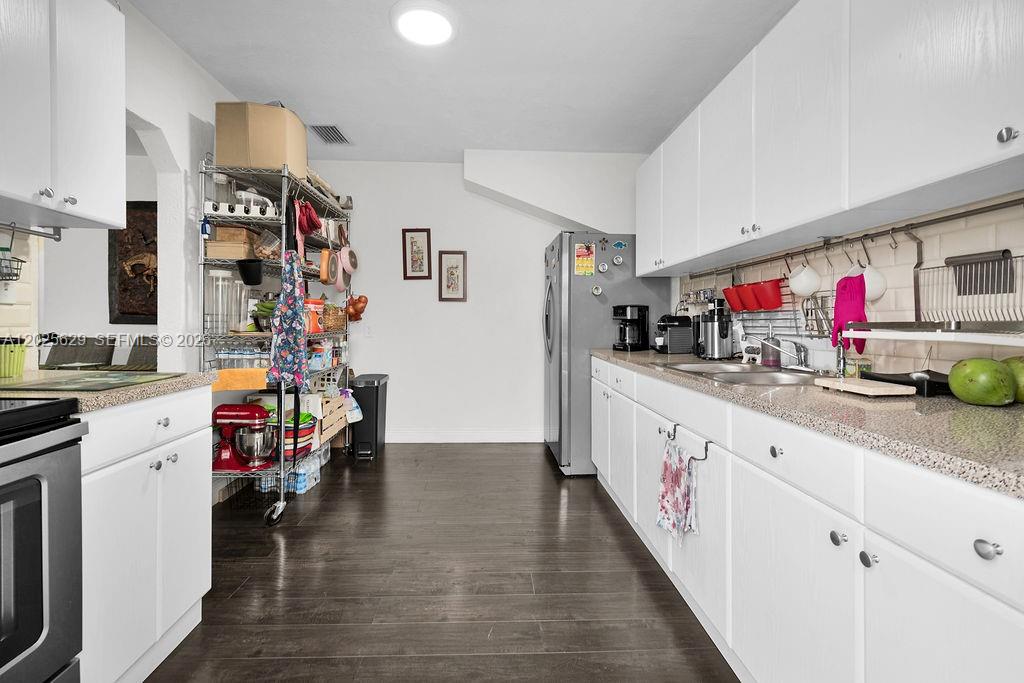 TWELFTH ST MANORS - Residential