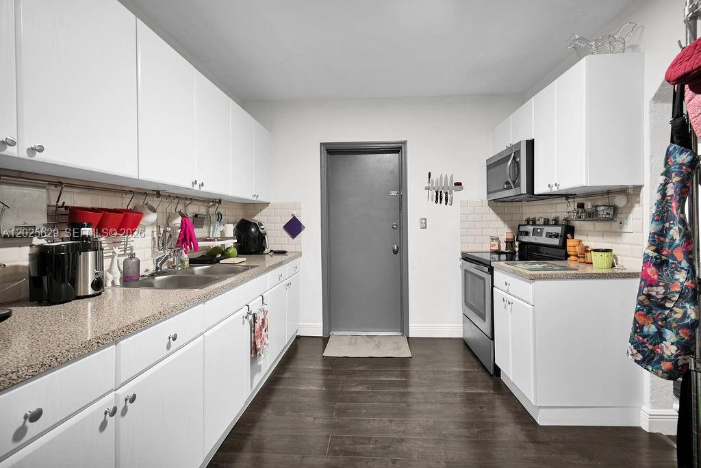 TWELFTH ST MANORS - Residential