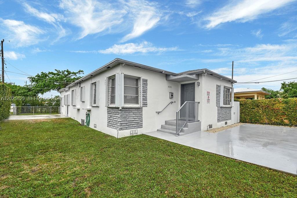 TWELFTH ST MANORS - Residential
