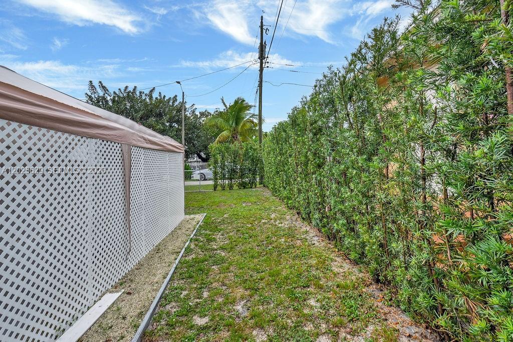 TWELFTH ST MANORS - Residential