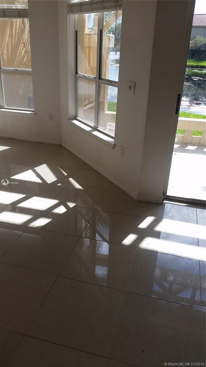 PALM LAKE CONDO - Residential Lease