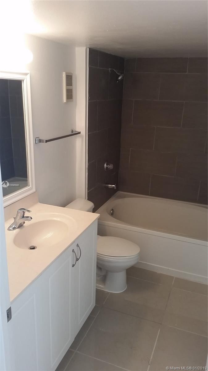 PALM LAKE CONDO - Residential Lease