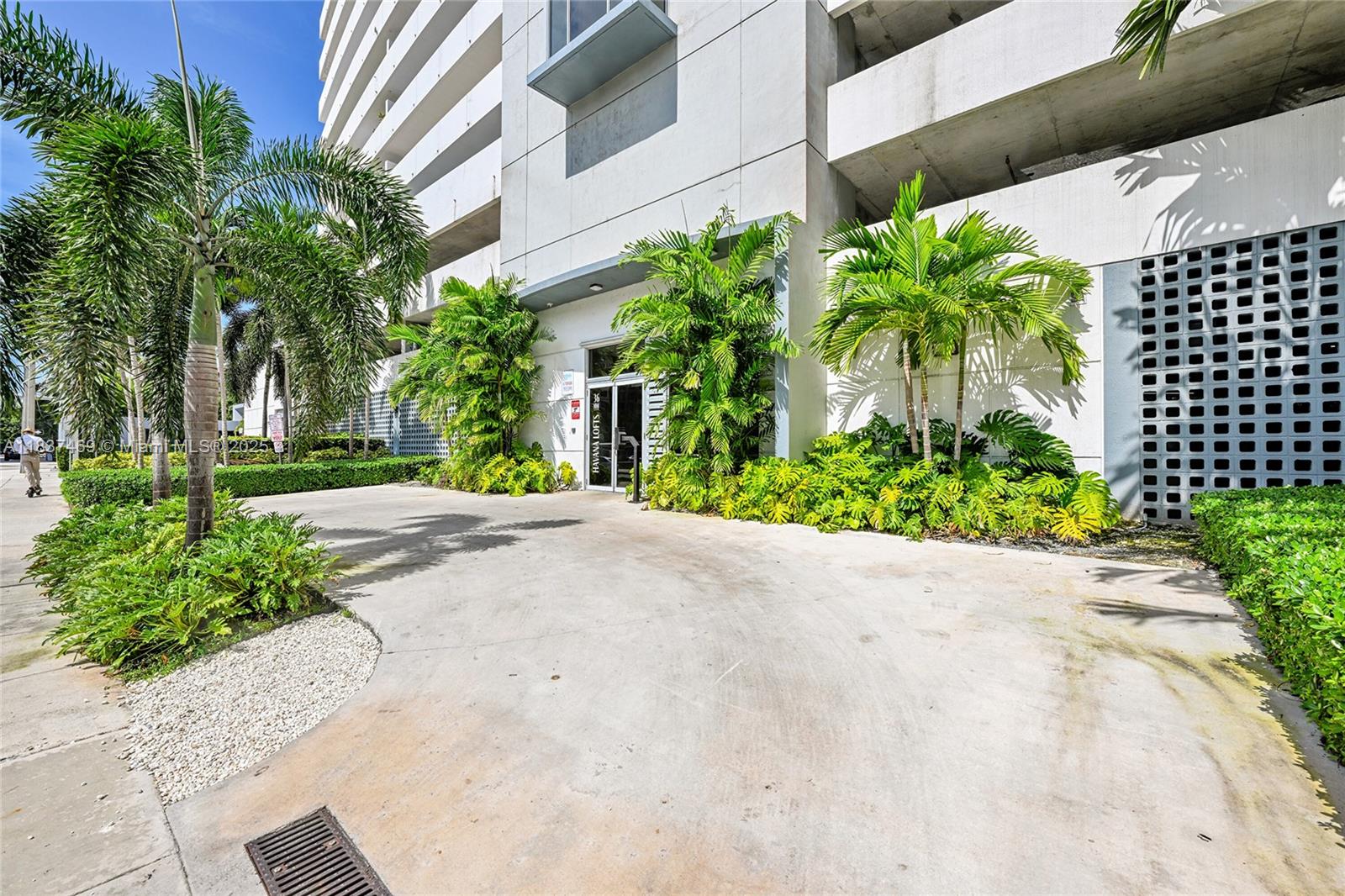 36 NW 6th Ave 701