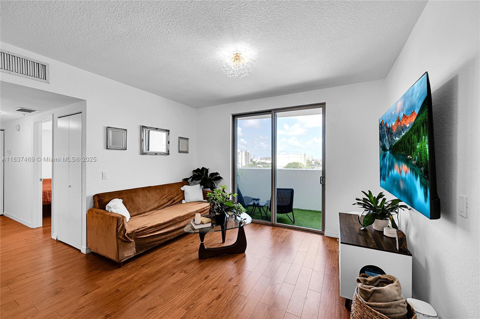 36 NW 6th Ave 701