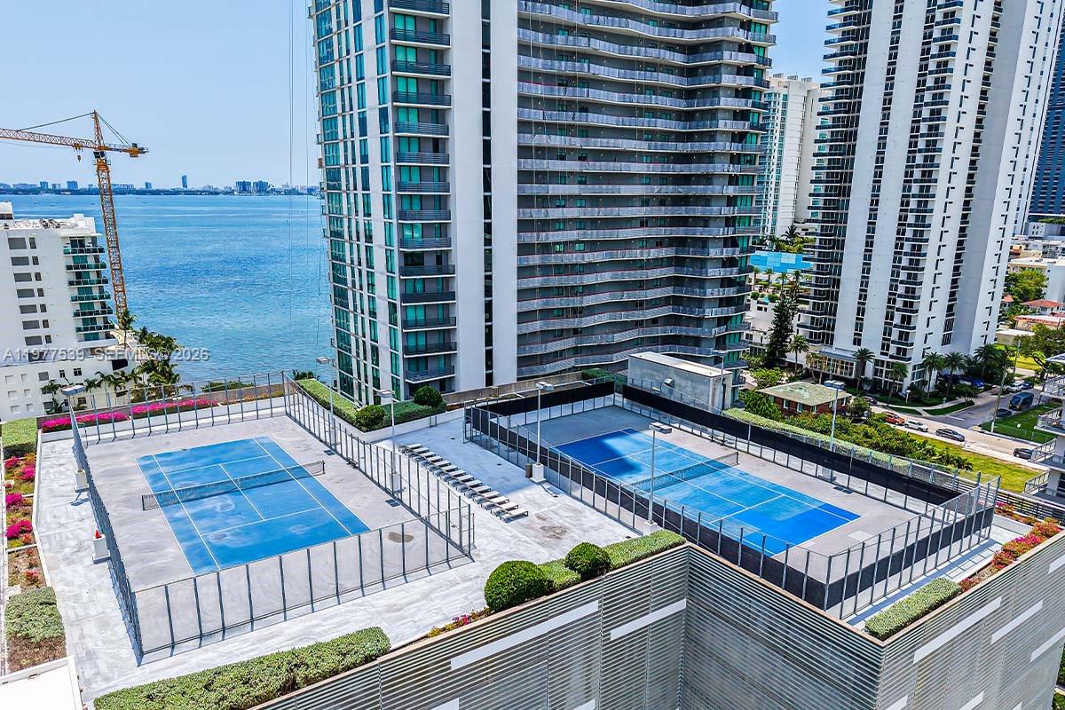 ICON BAY CONDO - Residential Lease