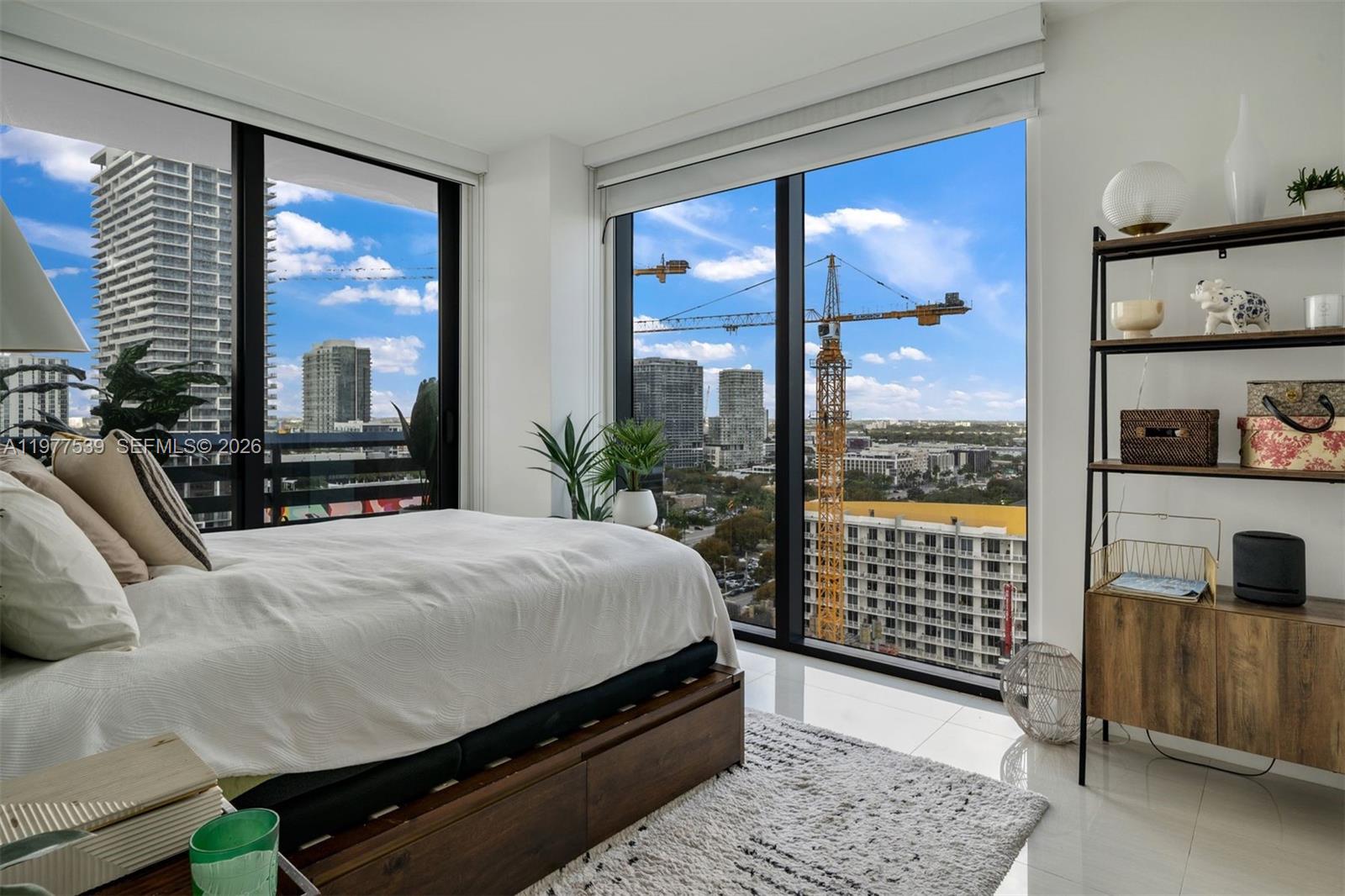 ICON BAY CONDO - Residential Lease