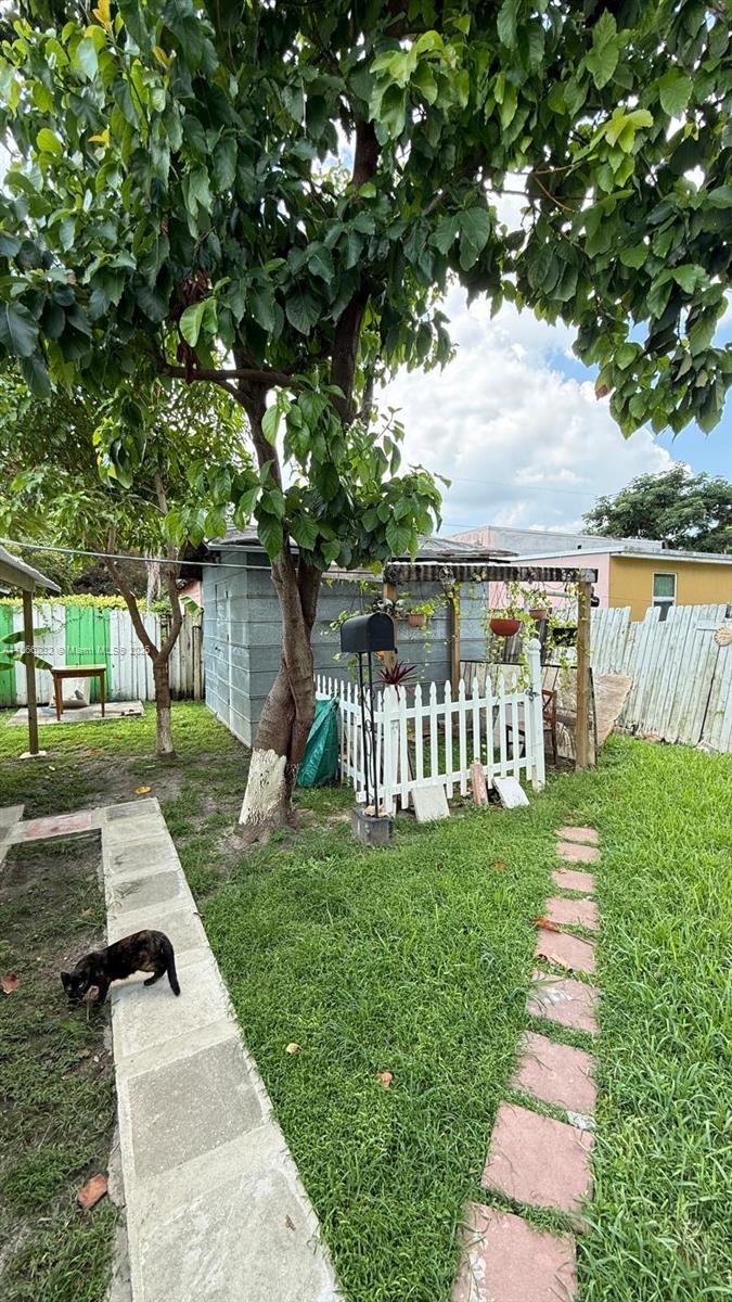 ROSEMONT PARK - Residential