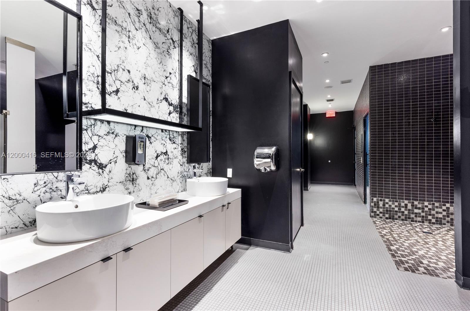 3401 MIDTOWN CONDO - Residential