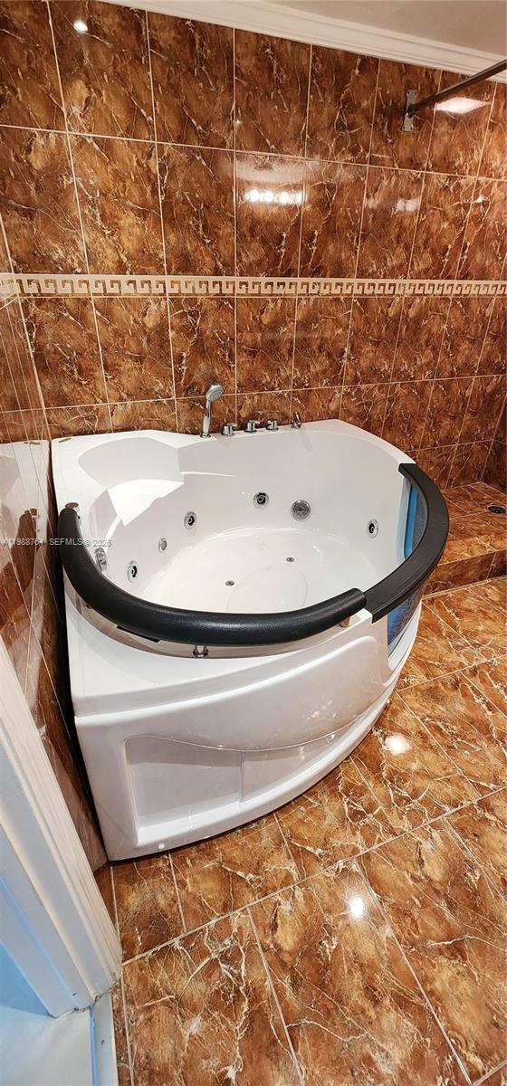 VILLA RUSTICA I CONDO - Residential Lease