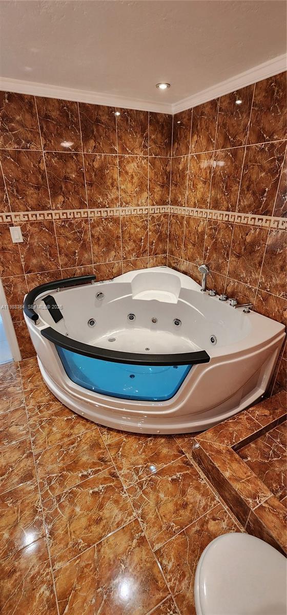 VILLA RUSTICA I CONDO - Residential Lease