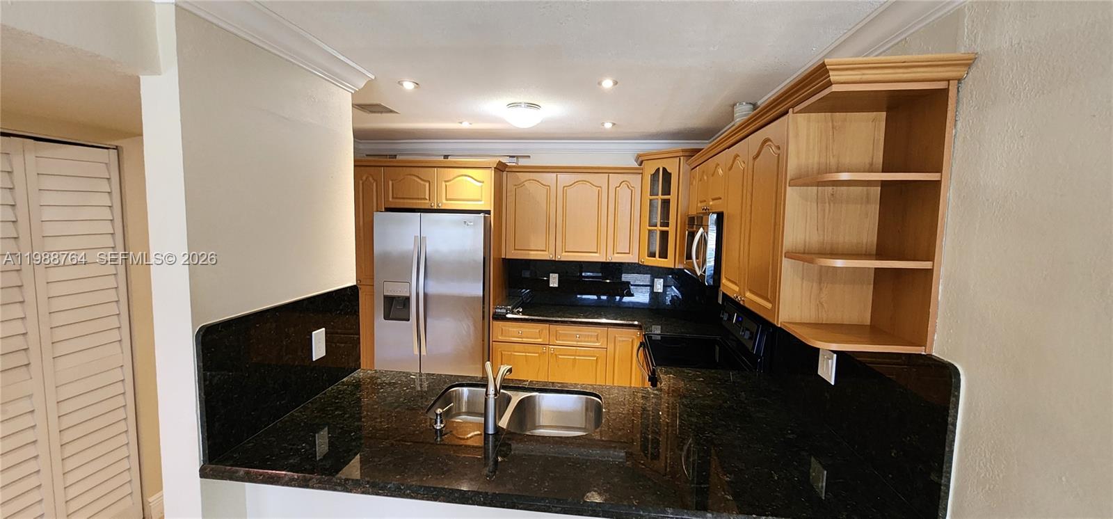 VILLA RUSTICA I CONDO - Residential Lease