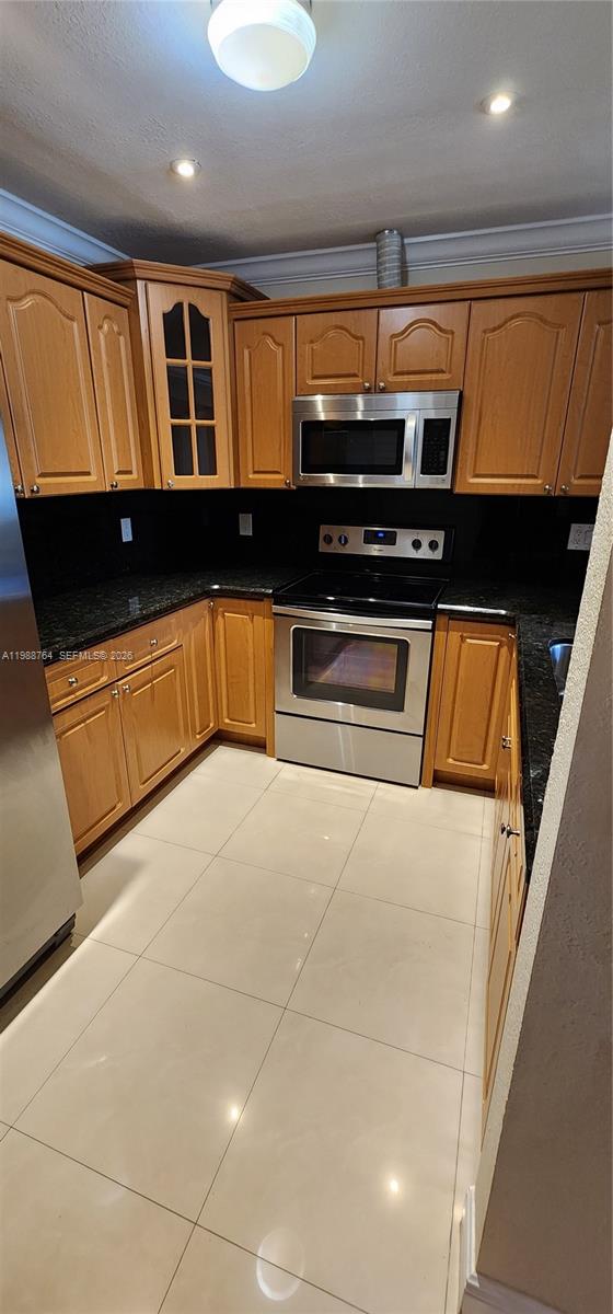 VILLA RUSTICA I CONDO - Residential Lease