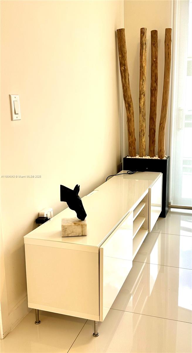 GRAND BAY COMMONS SOUTH - Residential Lease