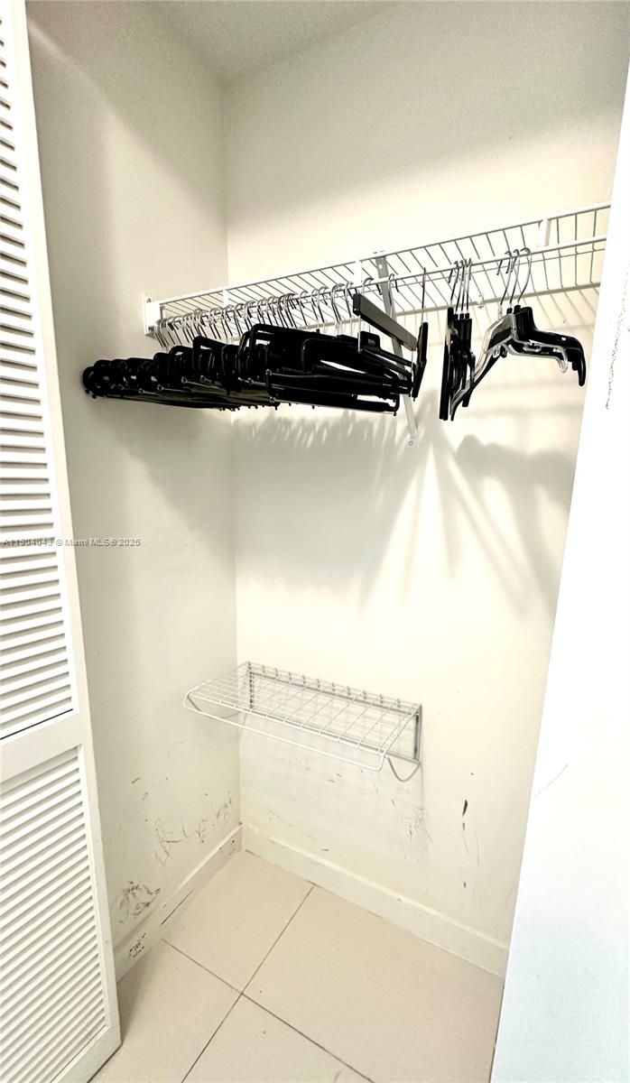 GRAND BAY COMMONS SOUTH - Residential Lease