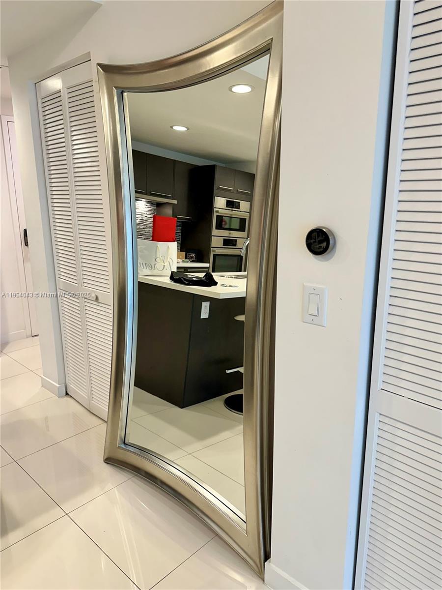 GRAND BAY COMMONS SOUTH - Residential Lease