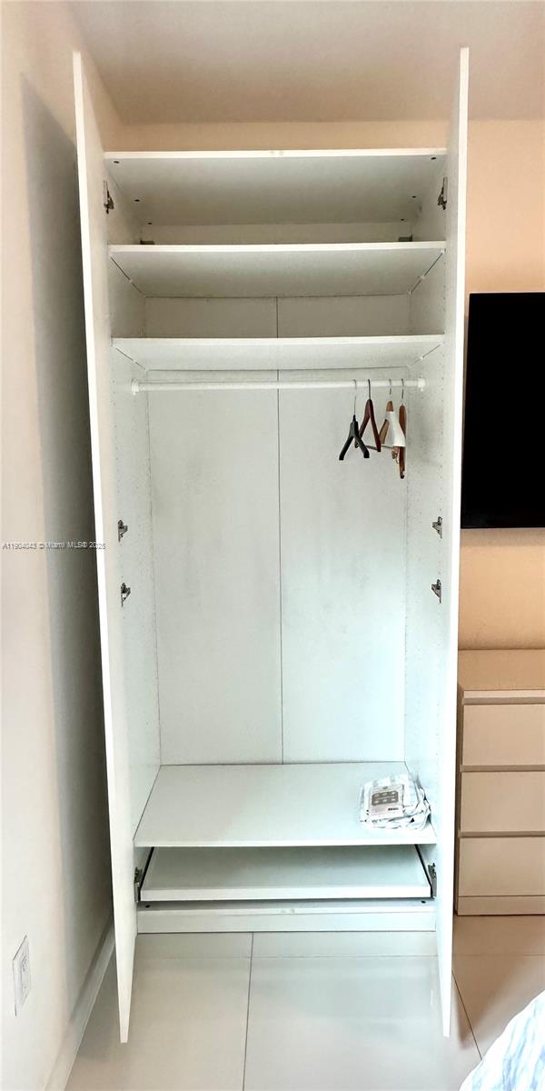 GRAND BAY COMMONS SOUTH - Residential Lease