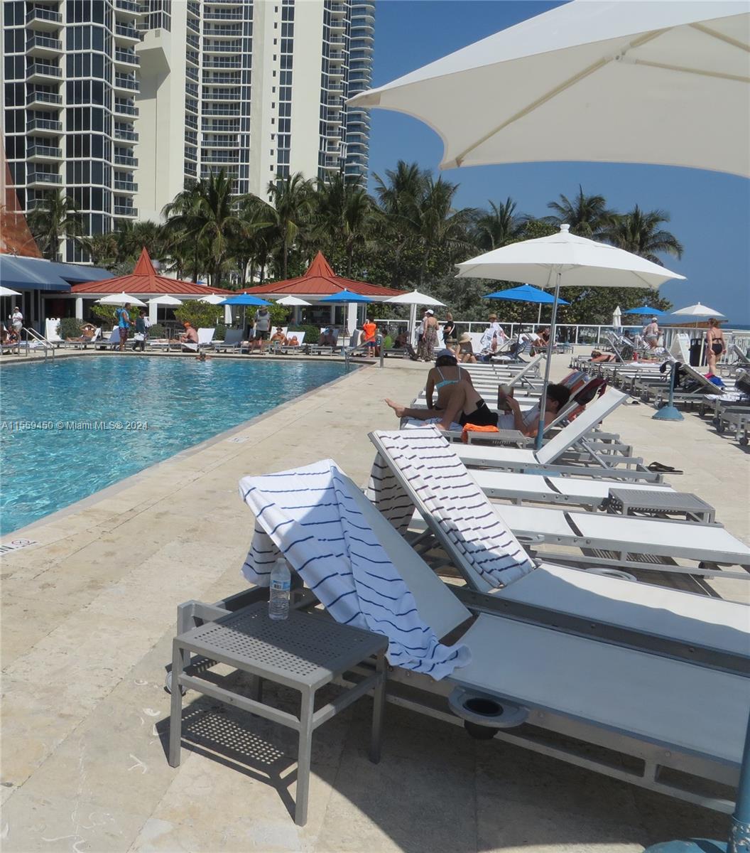 THE AVENTURA BEACH CLUB C - Residential Lease