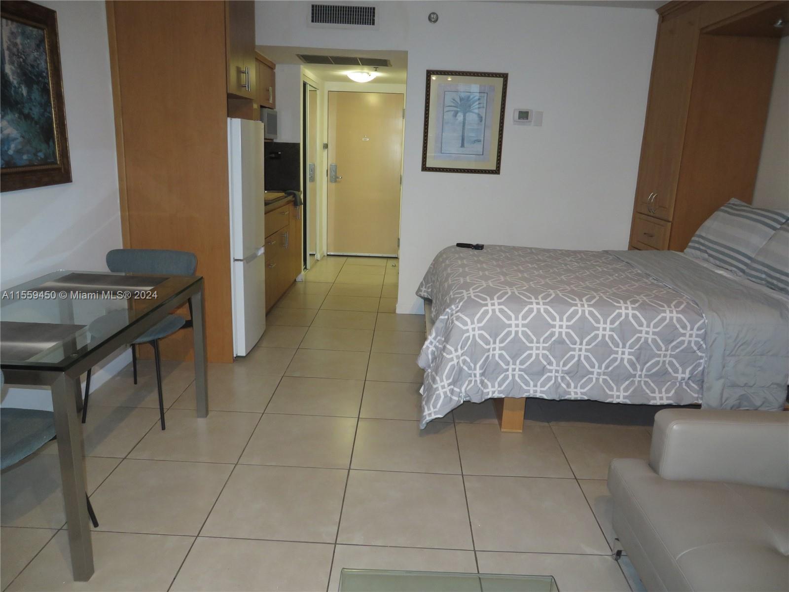THE AVENTURA BEACH CLUB C - Residential Lease