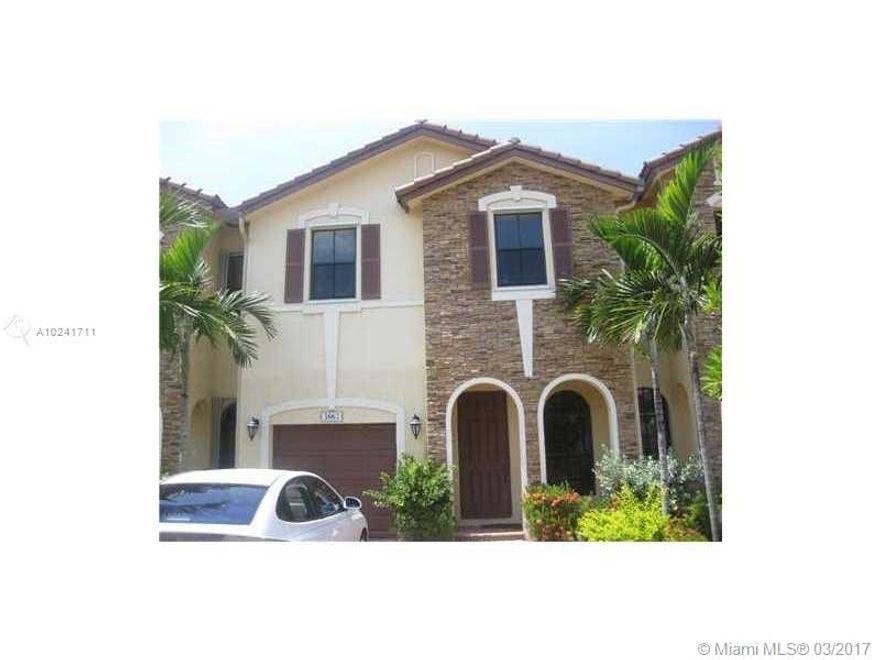 2 Story 4 bedrooms,2 1/2 Bath. Gated community. Excellent Location Clubhouse-Pool.