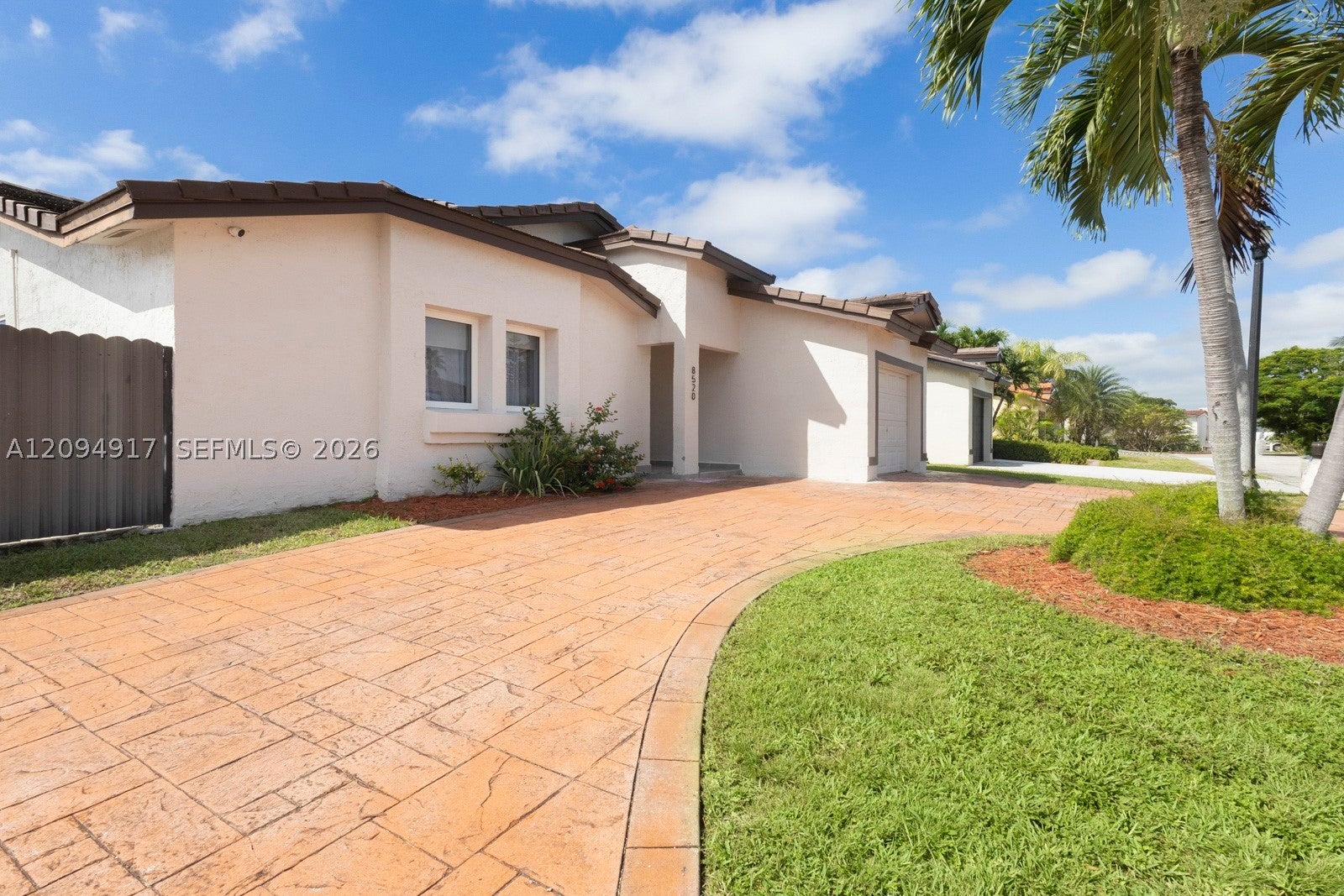 8520 SW 207th Ter, Cutler Bay, FL, 33189/$580,000 1 8520 SW 207th Ter