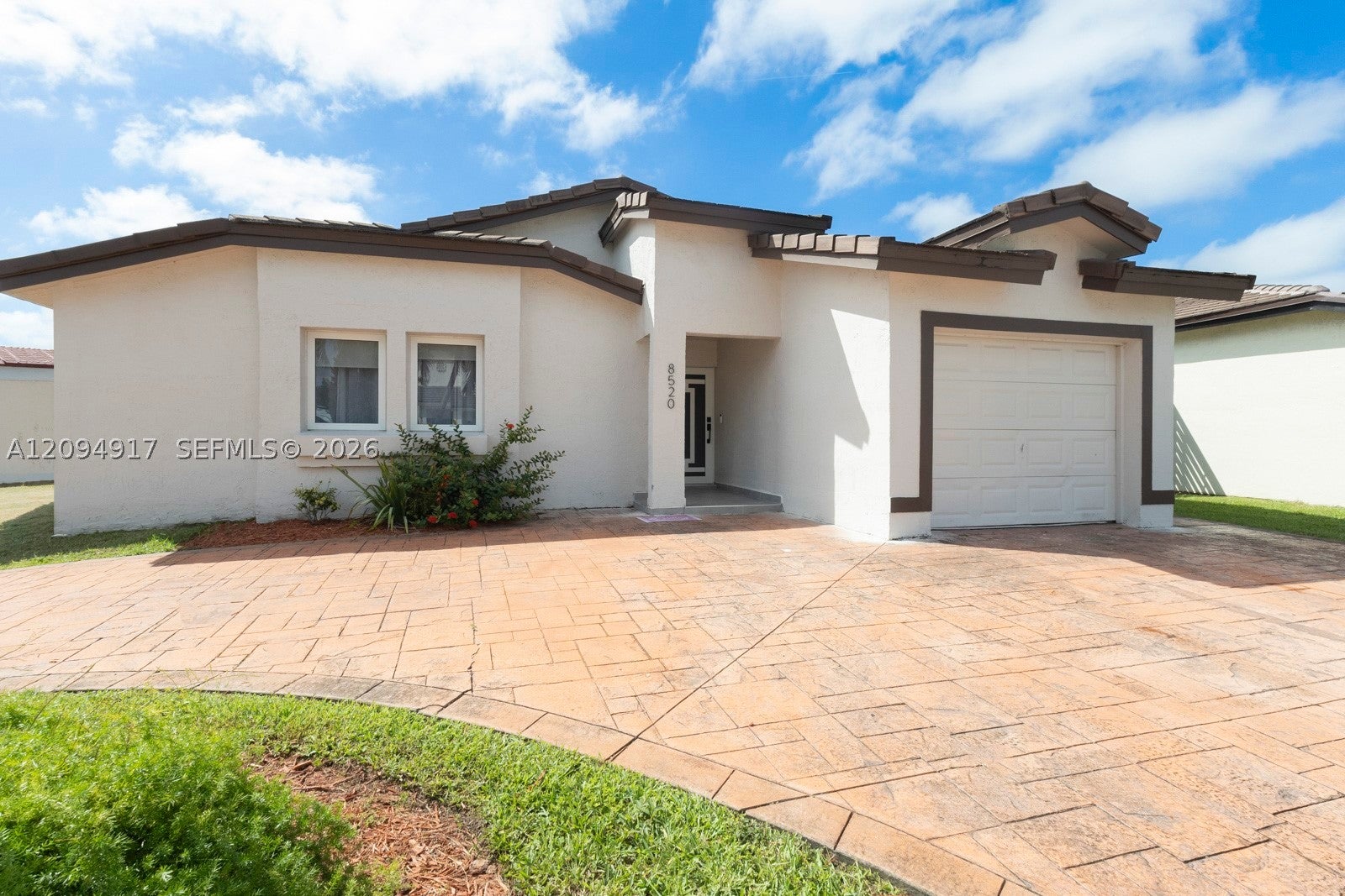 8520 SW 207th Ter, Cutler Bay, FL, 33189/$580,000 2 8520 SW 207th Ter