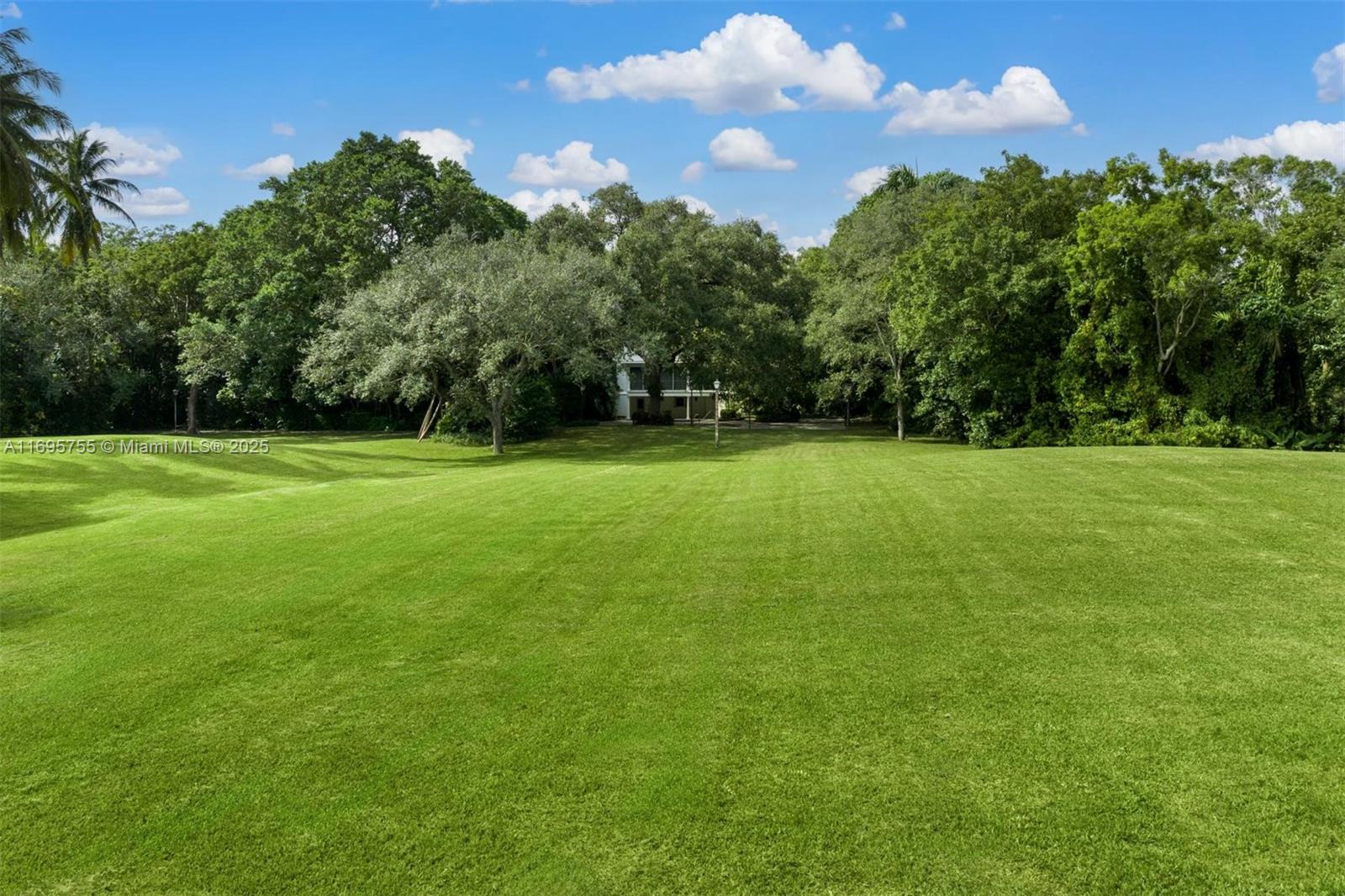 GABLES ESTATES NO 2 - Land