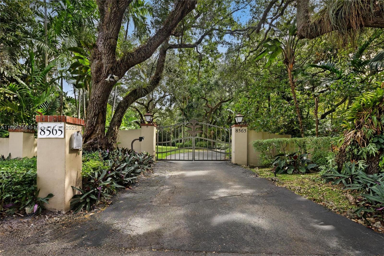 GABLES ESTATES NO 2 - Land