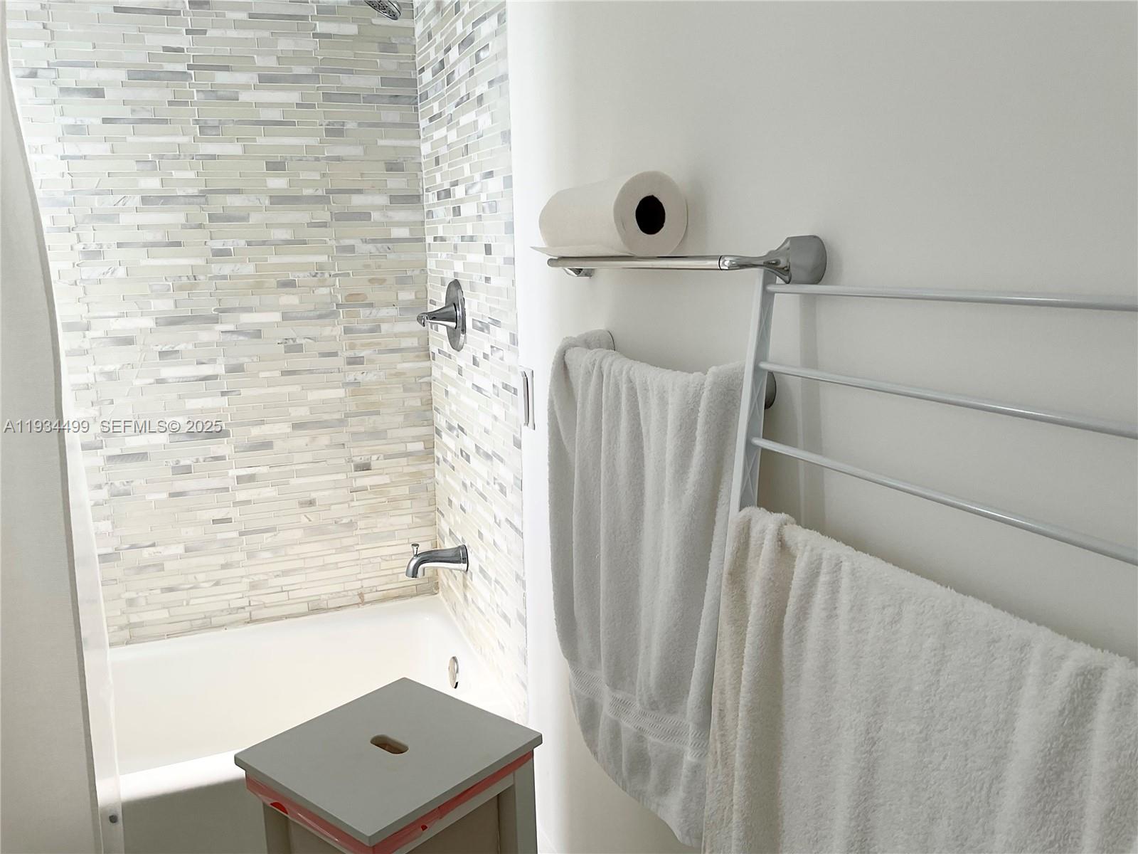 BISCAYNE GDNS SEC E PART - Residential