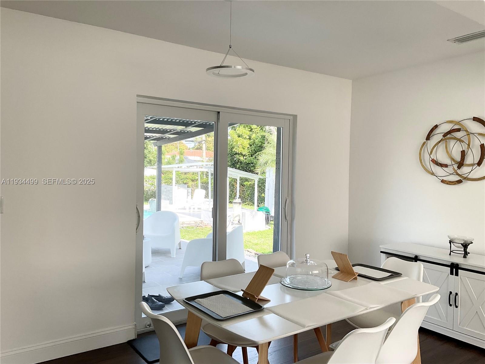 BISCAYNE GDNS SEC E PART - Residential