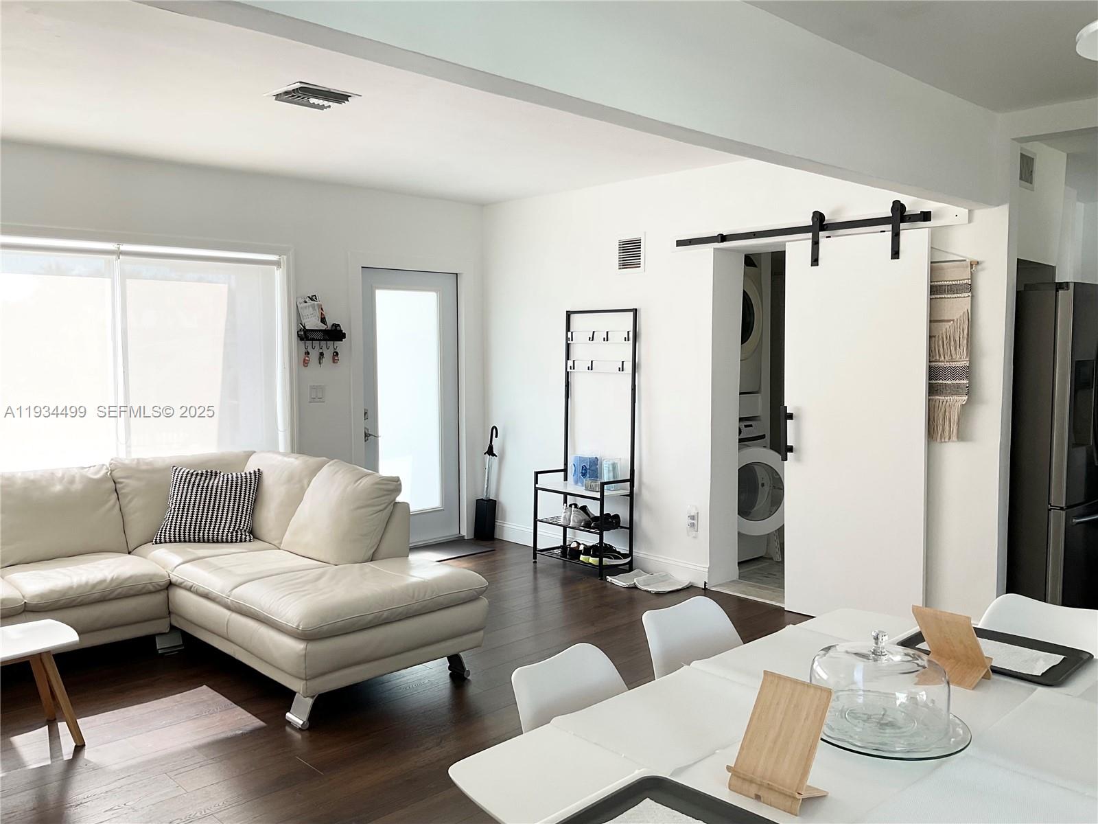 BISCAYNE GDNS SEC E PART - Residential