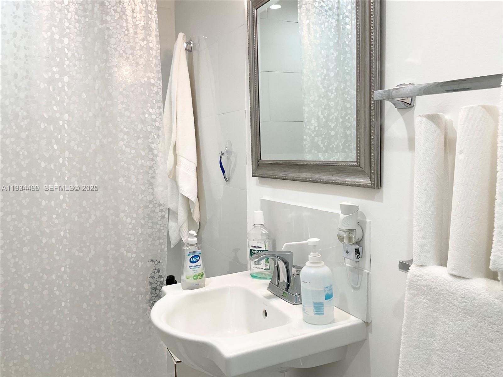 BISCAYNE GDNS SEC E PART - Residential