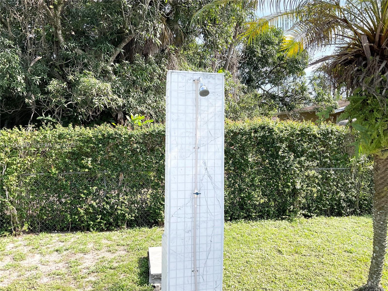 BISCAYNE GDNS SEC E PART - Residential