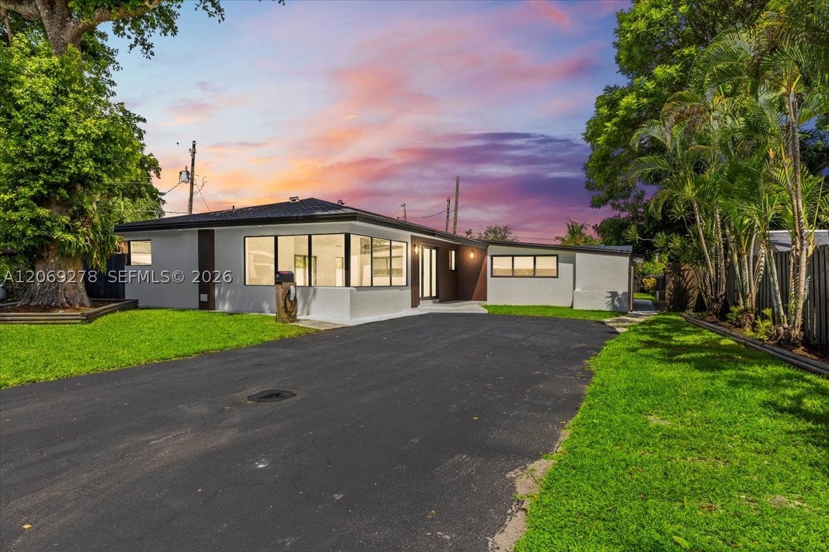 406 Lawn Acres Ct, Hollywood FL 33023