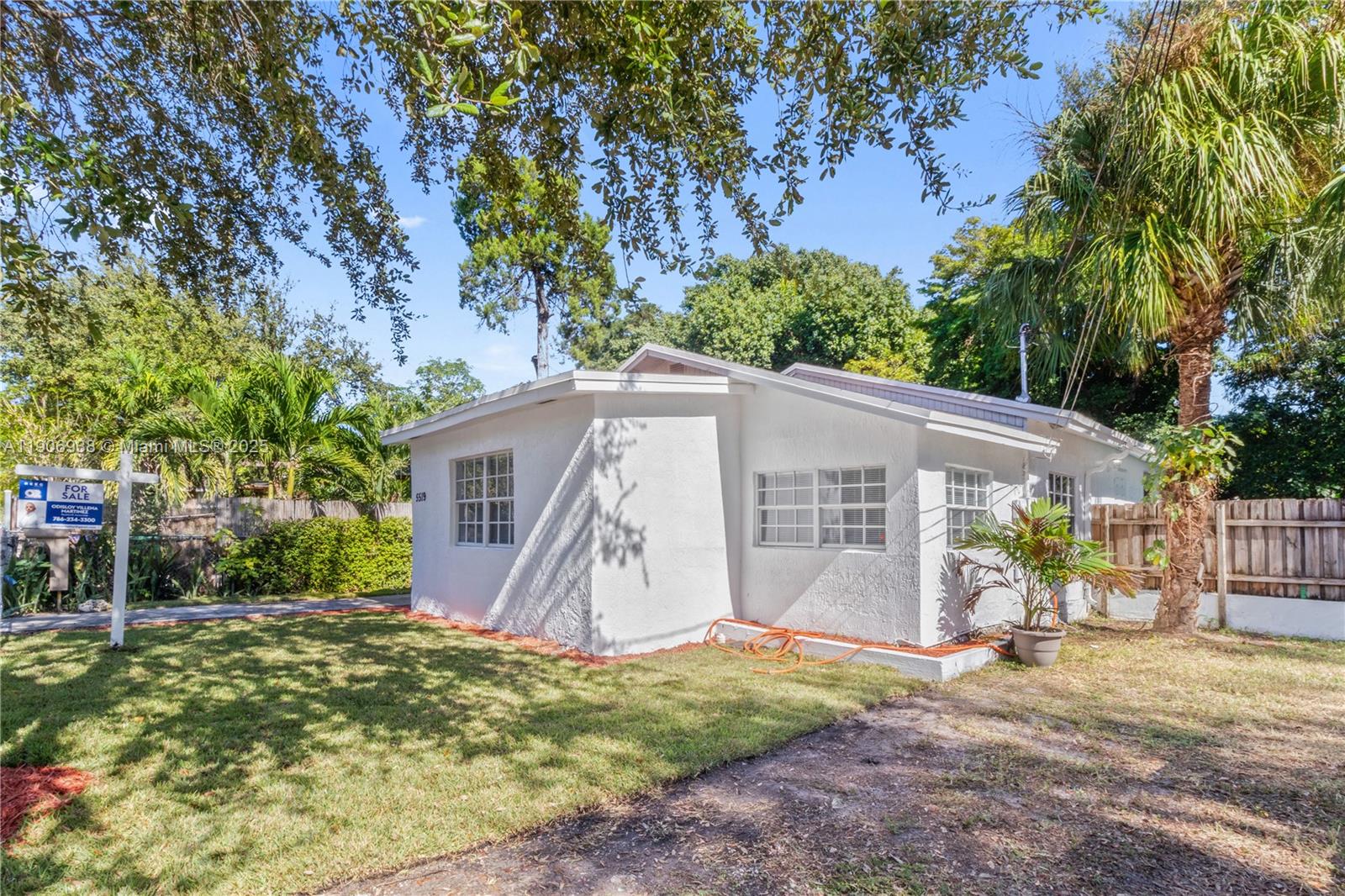 BUENA VISTA GARDENS - Residential