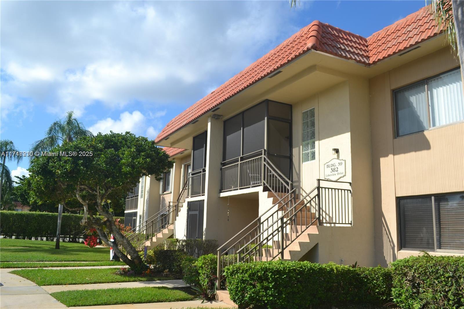 Property for Sale at 382 Lakeview Dr 103, Weston, Broward County, Florida - Bedrooms: 2 
Bathrooms: 2  - $345,900