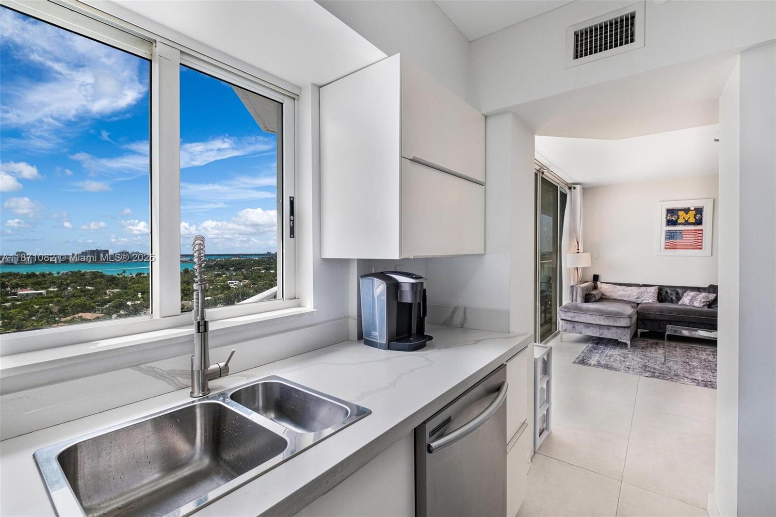 THE GRANDVIEW CONDO - Residential