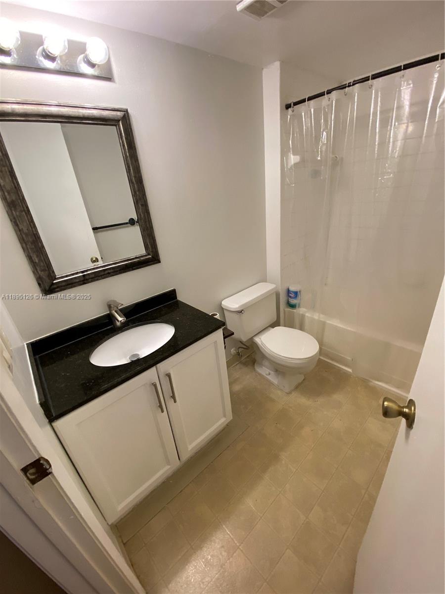 SUMMERBREEZE CONDO - Residential Lease