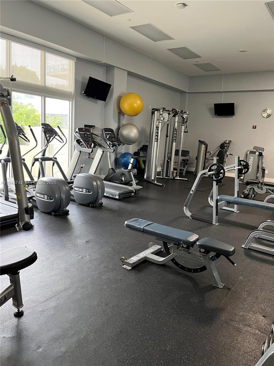 THE COLLINS CONDO - Residential