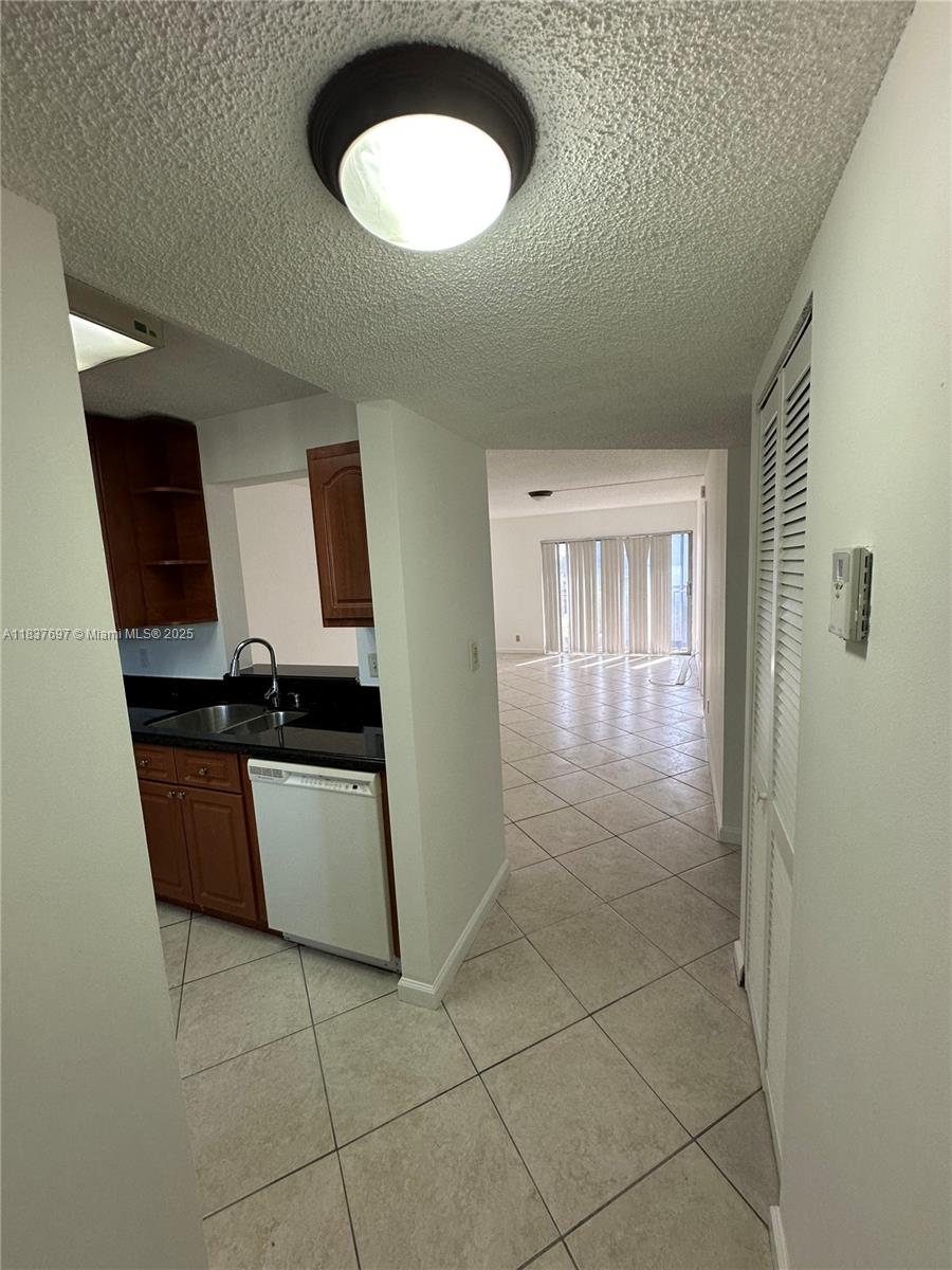 8740 N Sherman Cir 406