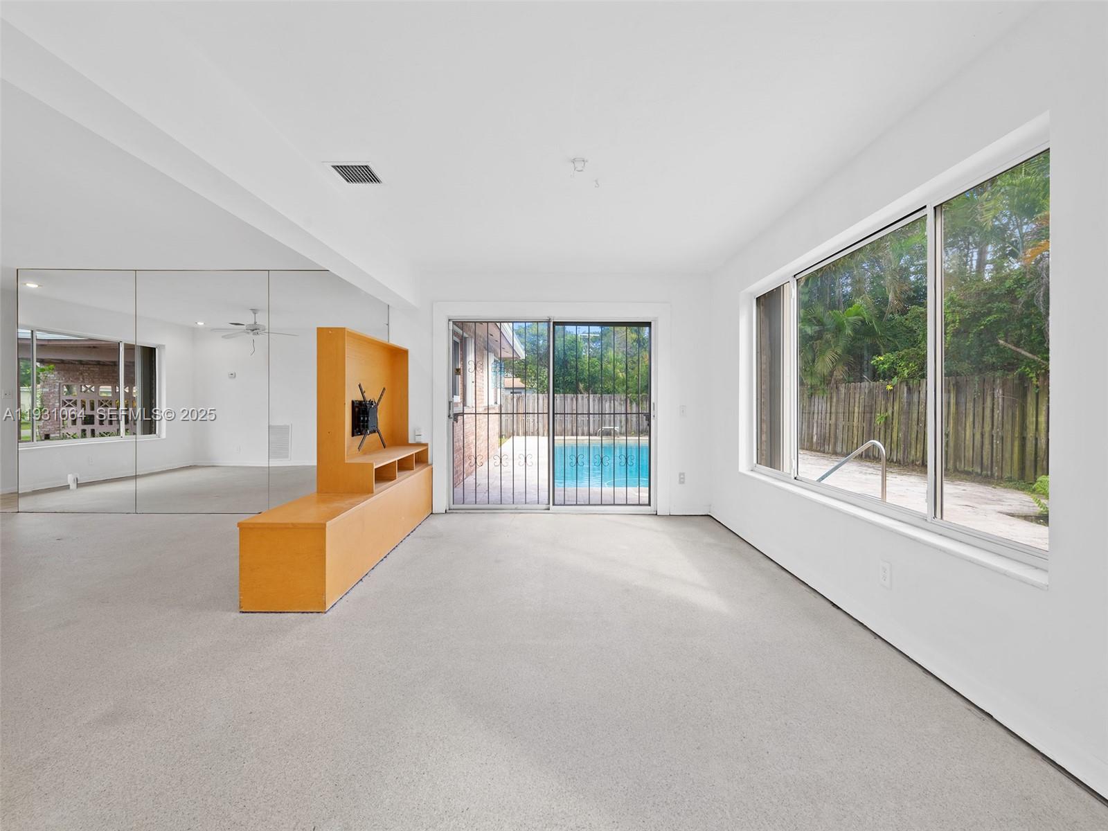 PLANTATION GARDENS 4TH SE - Residential