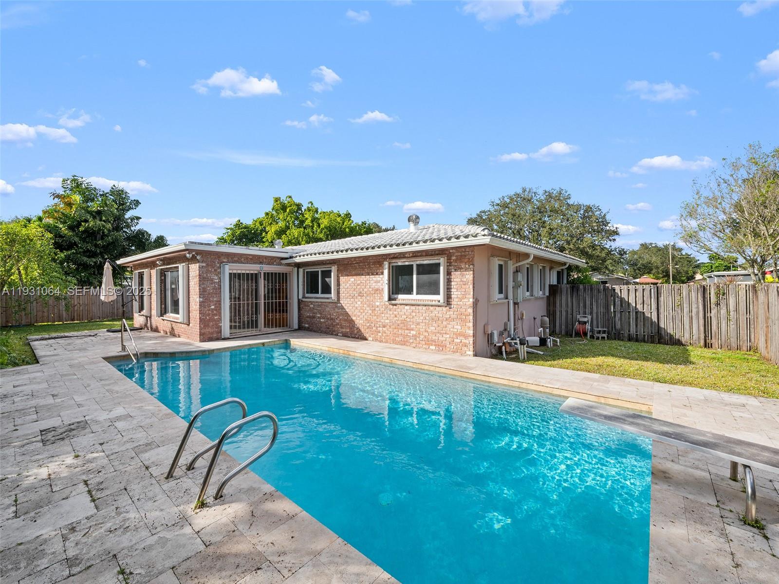 PLANTATION GARDENS 4TH SE - Residential